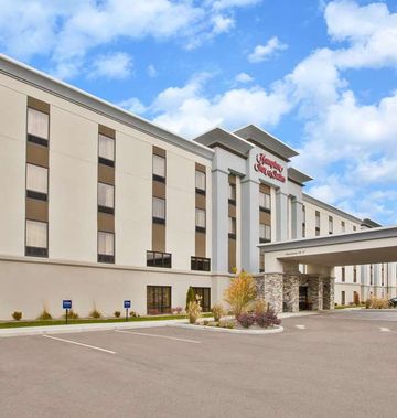 Hampton Inn & Suites Alliance