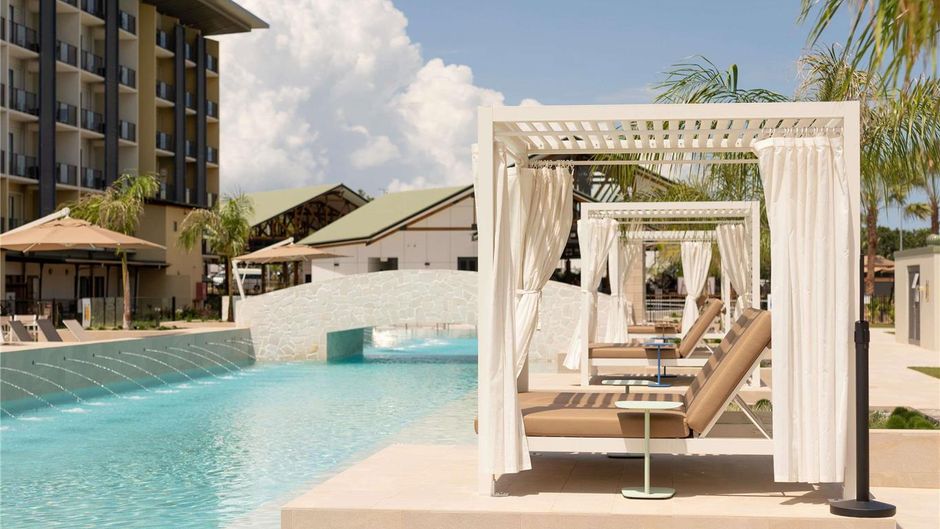 Novotel Darwin Airport Hotel Pool