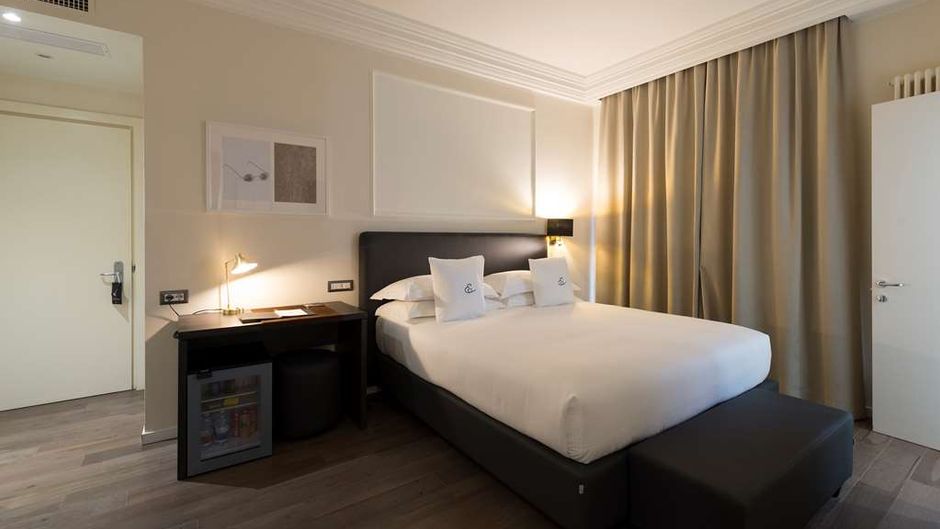 Executive Suite Hotel Room
