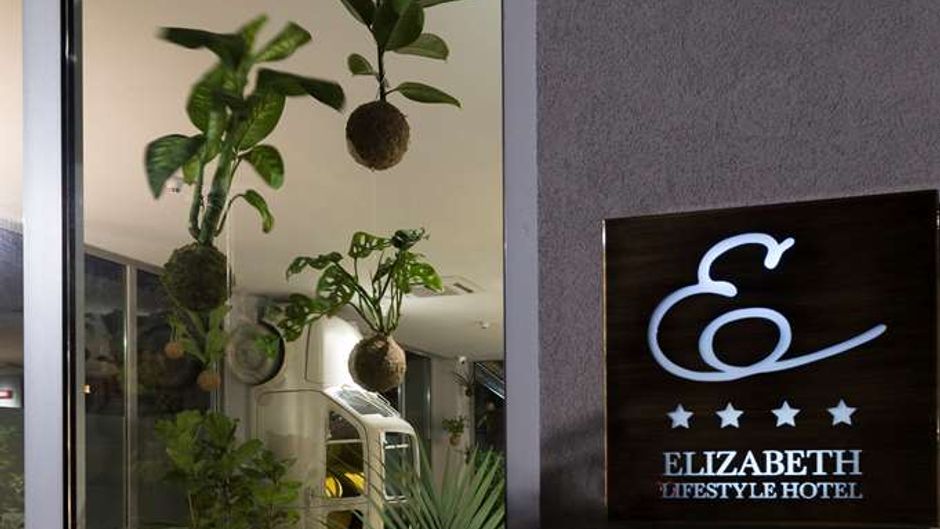 Executive Suite Hotel Exterior