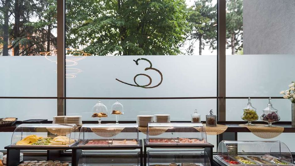 Executive Suite Hotel Restaurant