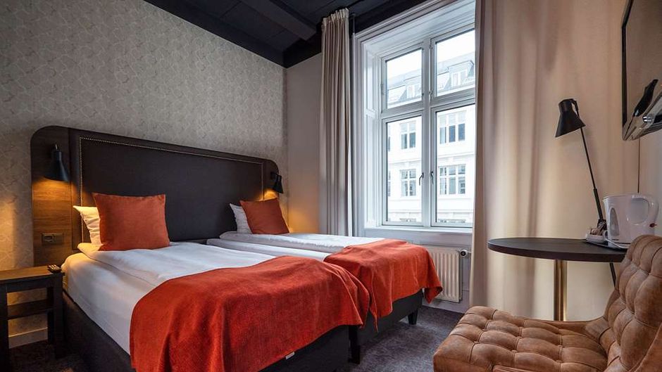 Hotel Mayfair Room