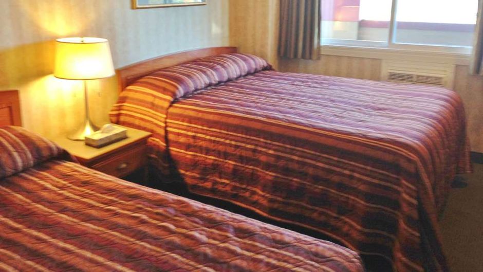 Canadas Best Value Inn Calgary/Chinook Room