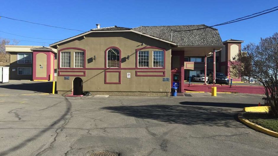 Canadas Best Value Inn Calgary/Chinook Exterior