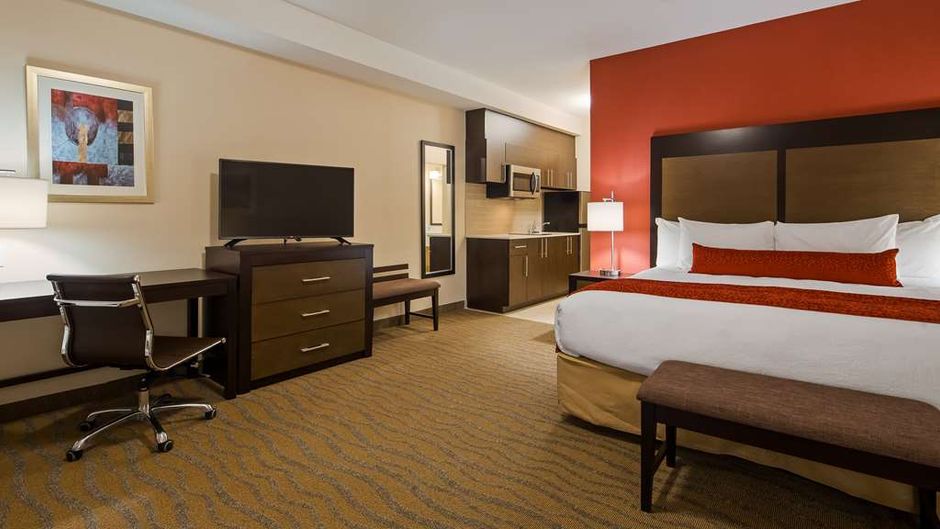 Best Western Plus Merritt Hotel Room