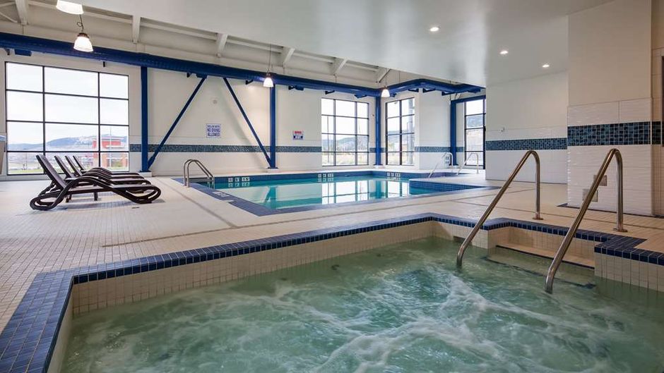 Best Western Plus Merritt Hotel Pool