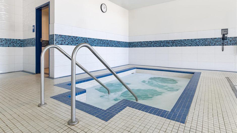 Best Western Plus Merritt Hotel Pool