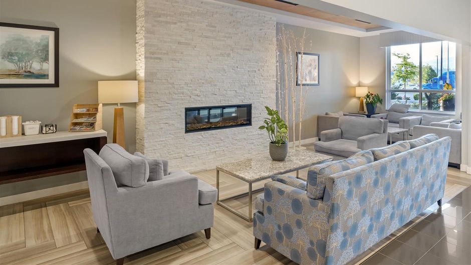 Best Western Plus Merritt Hotel Lobby