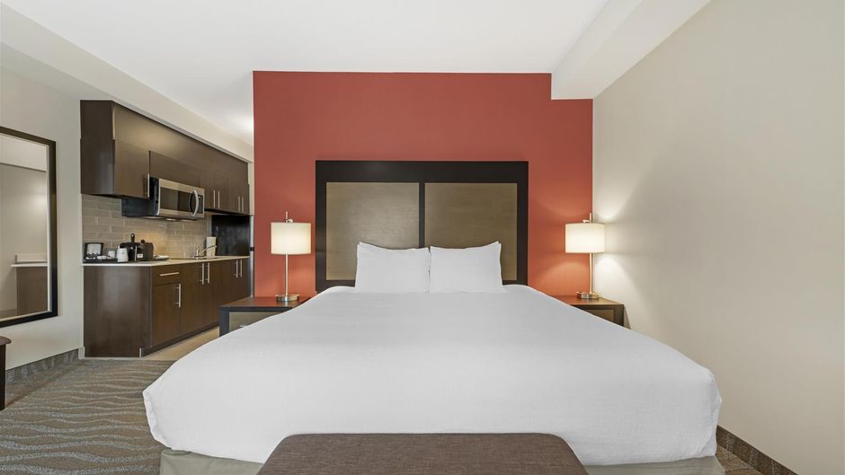 Best Western Plus Merritt Hotel Room