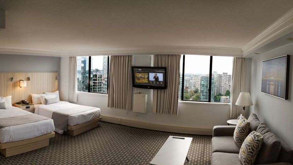 Century Plaza Hotel & Spa Suite