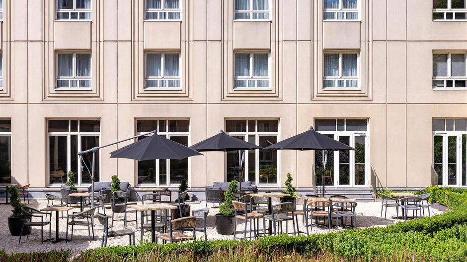 Hilton Garden Inn Brussels City Centre Exterior