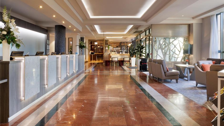 Hilton Garden Inn Dublin City Centre Lobby