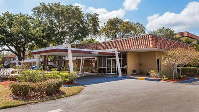 Baymont Inn & Suites Sarasota