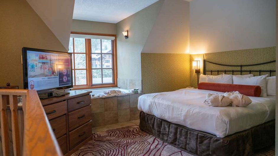 Banff Caribou Lodge & Spa Suite