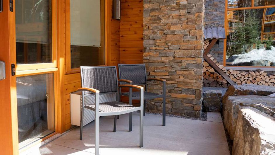 Moose Hotel & Suites Room