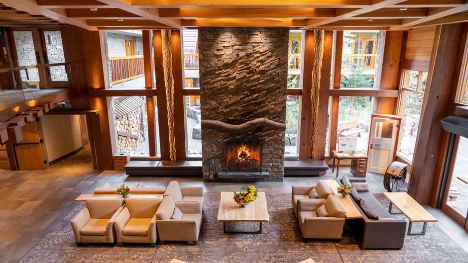 Moose Hotel & Suites Lobby