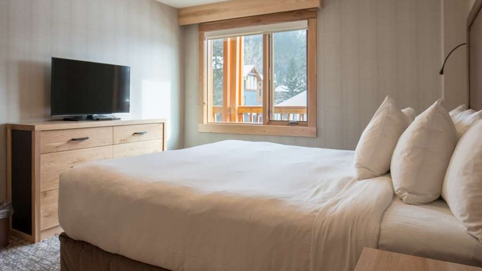 Moose Hotel & Suites Room