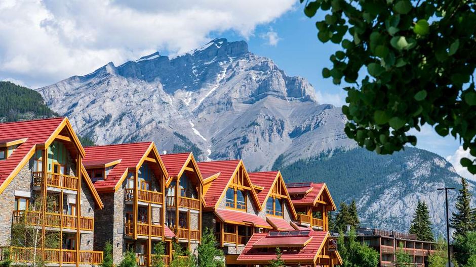 Moose Hotel & Suites Exterior