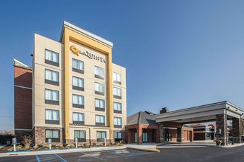 La Quinta Inn & Suites Philadelphia Arpt