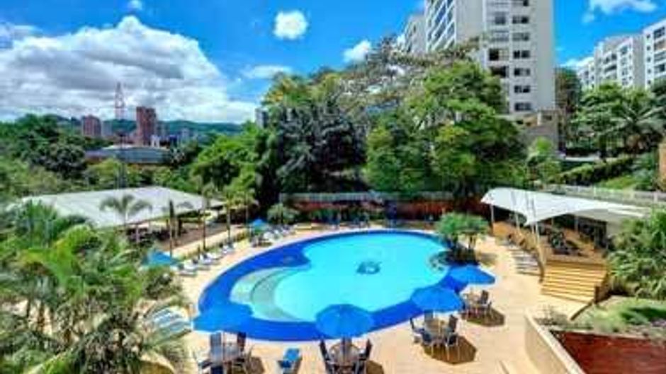 Dann Carlton Hotel Pool