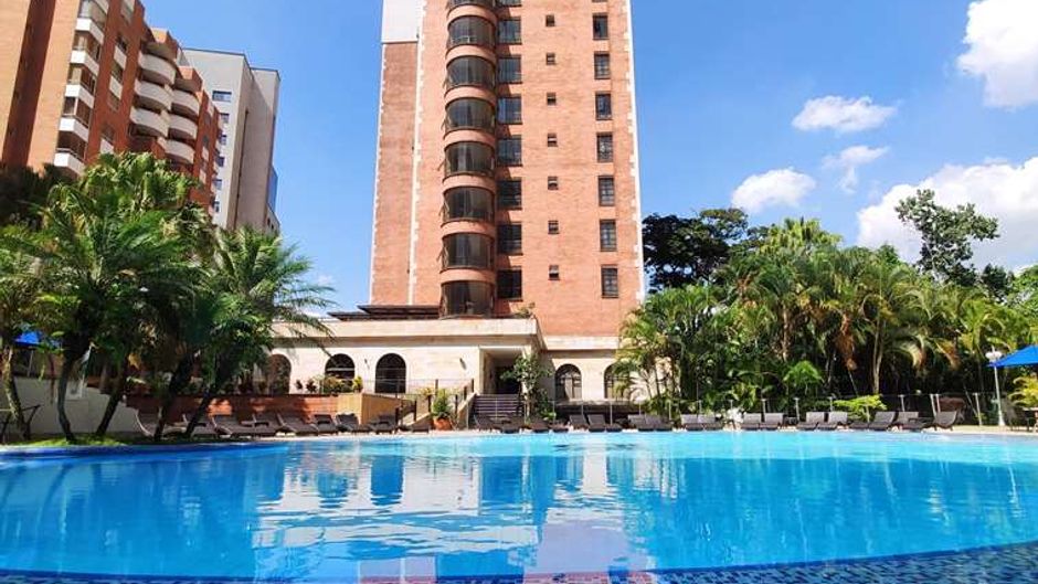 Dann Carlton Hotel Pool