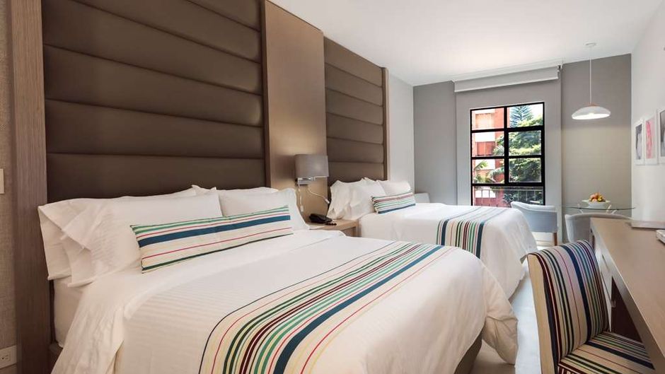 Dann Carlton Hotel Room