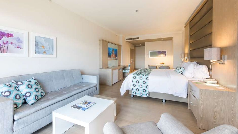 Dann Carlton Hotel Suite