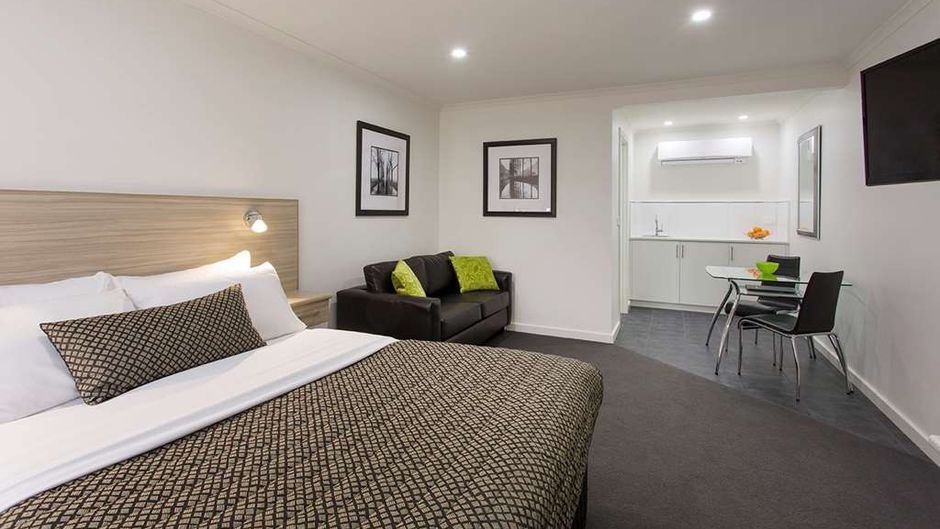 Hamilton Lonsdale Motel Room