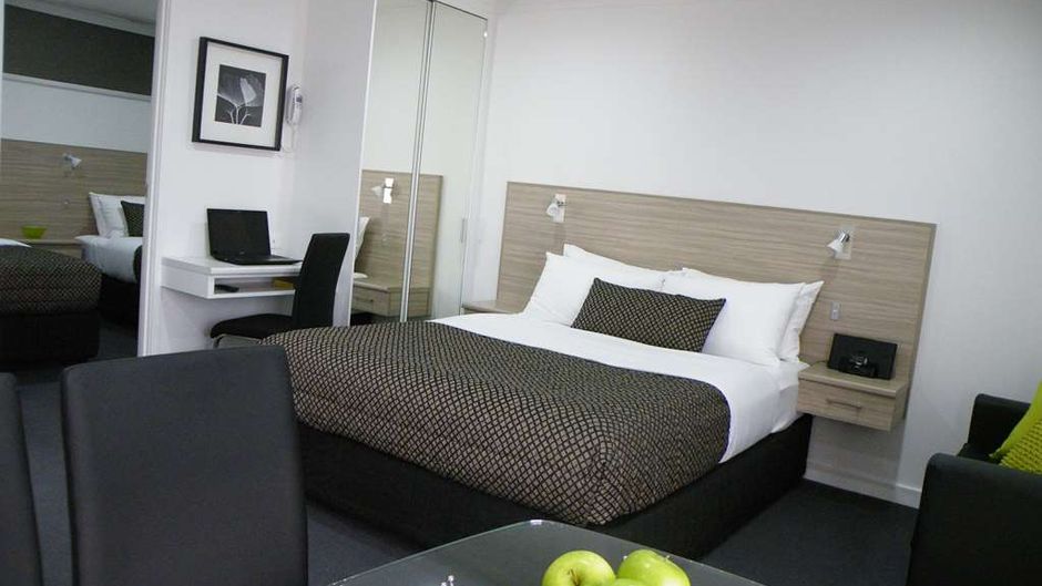 Hamilton Lonsdale Motel Room