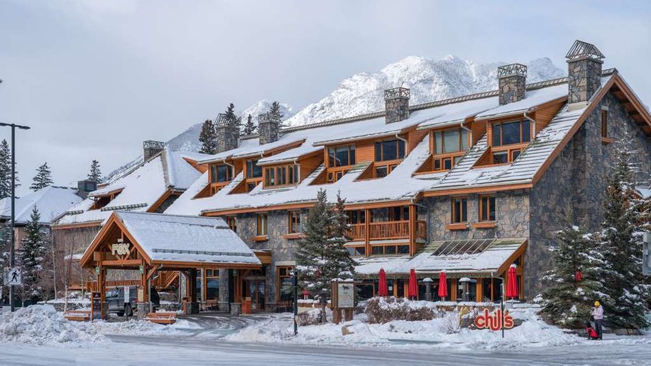 The Fox Hotel & Suites Exterior