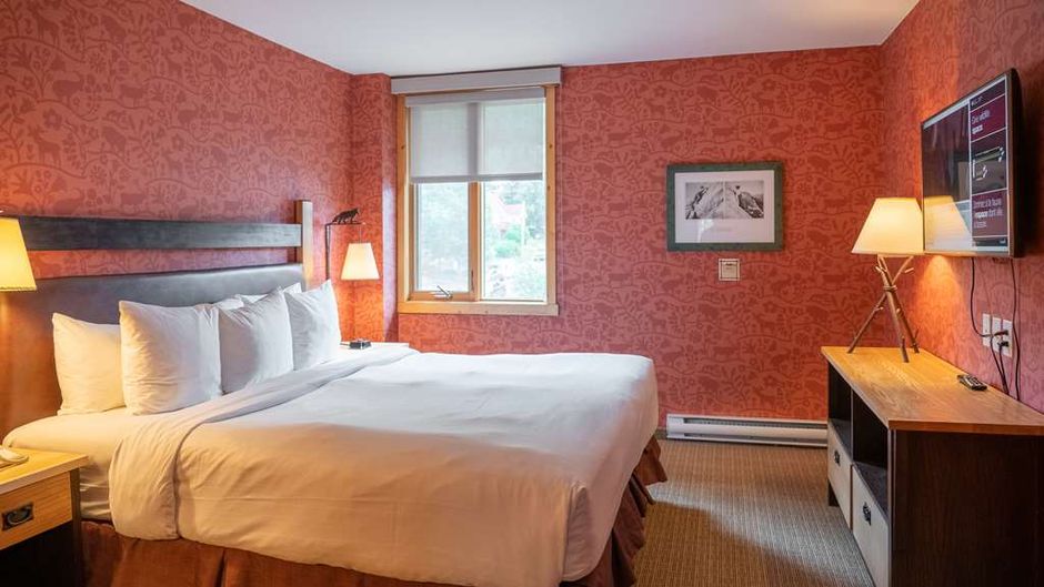 The Fox Hotel & Suites Suite
