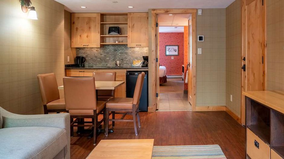 The Fox Hotel & Suites Suite