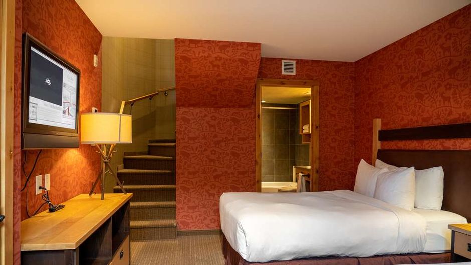 The Fox Hotel & Suites Room
