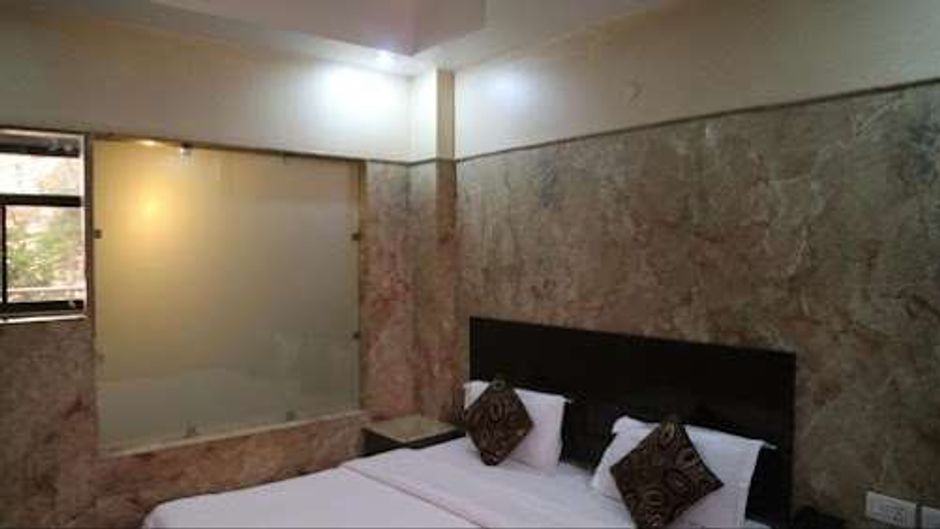 Hotel Maan K Room
