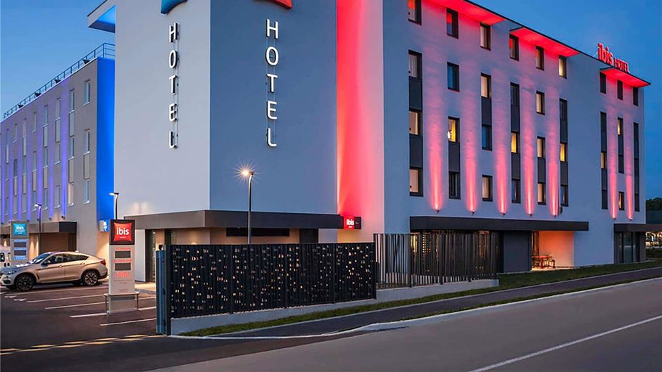 Ibis Sens Hotel Exterior