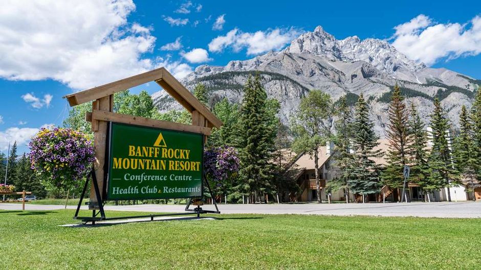 Banff Rocky Mountain Resort Exterior