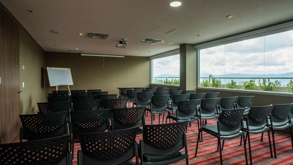 Hampton by Hilton Bucaramanga Meeting