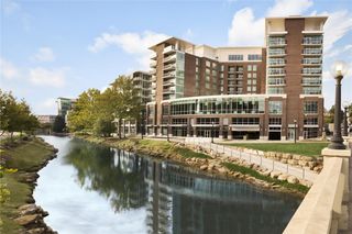 Embassy Suites Downtown Riverplace