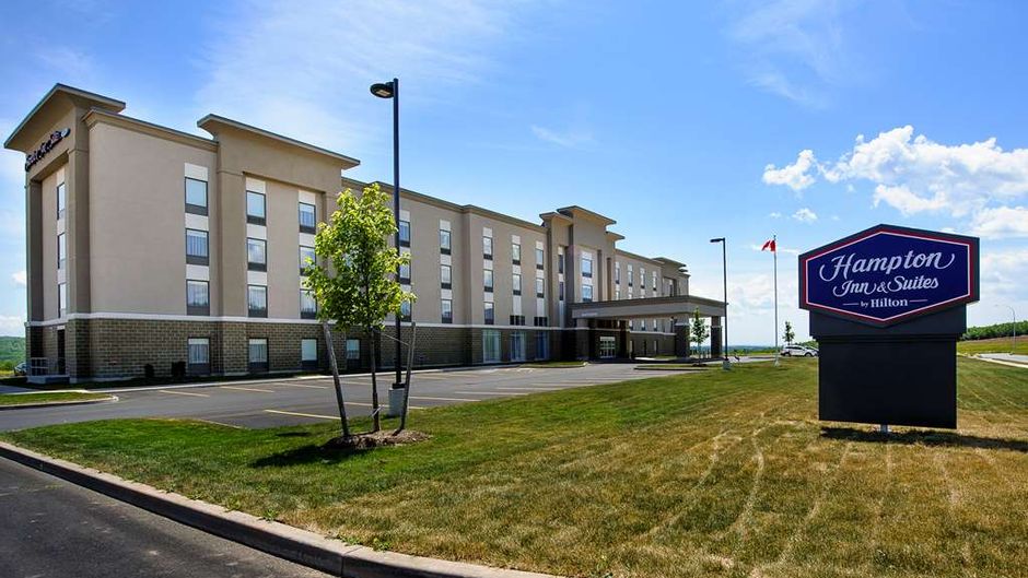 Hampton Inn & Suites Truro Exterior