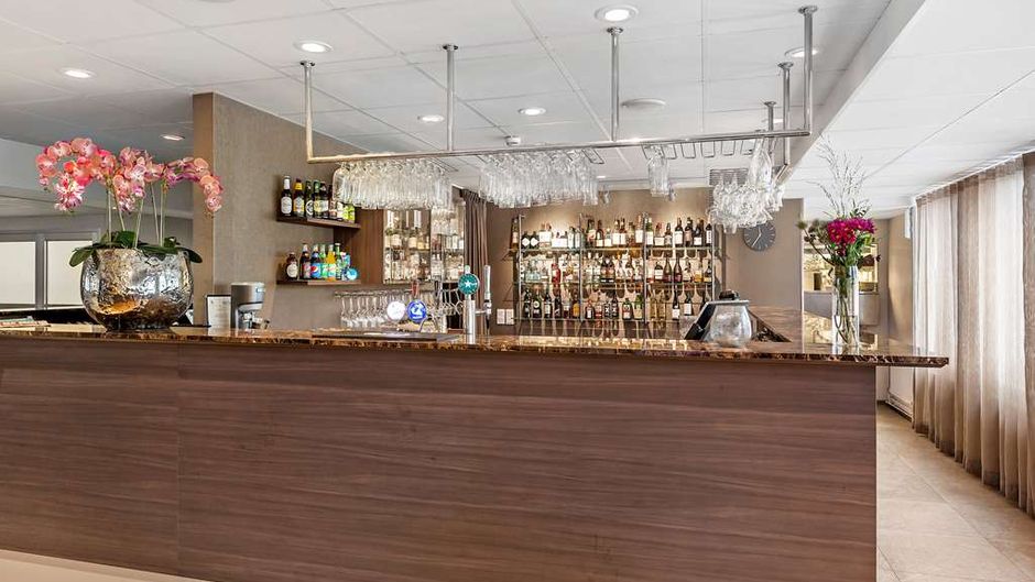 Best Western Plus Park Airport Hotel Restaurant