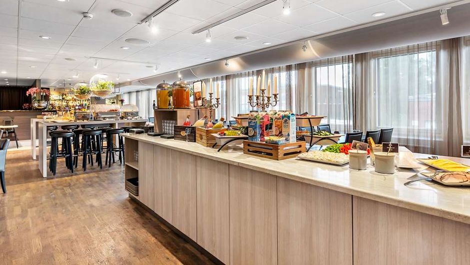 Best Western Plus Park Airport Hotel Restaurant