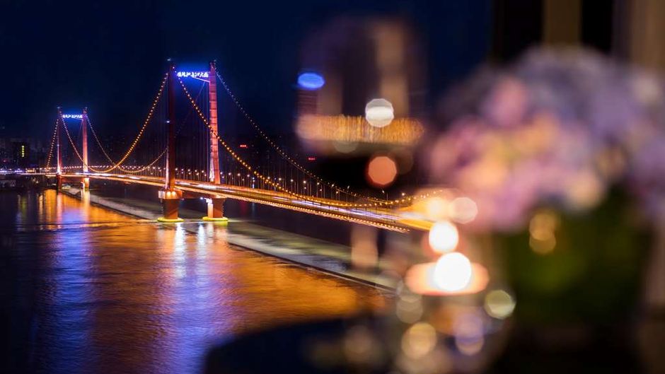 Hilton Wuhan Riverside Exterior