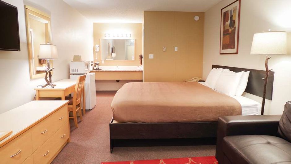 Canadas Best Value Inn & Suites Fernie Room