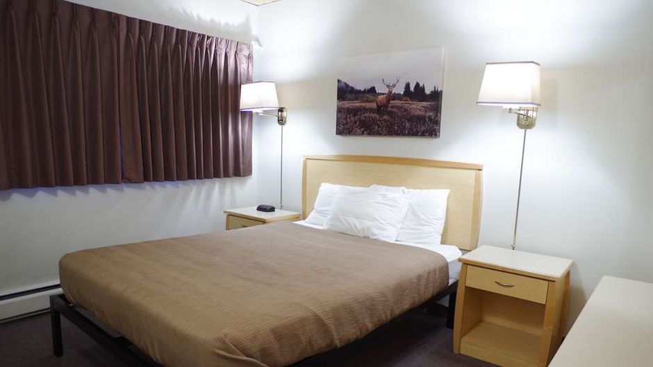 Canadas Best Value Inn & Suites Fernie Suite