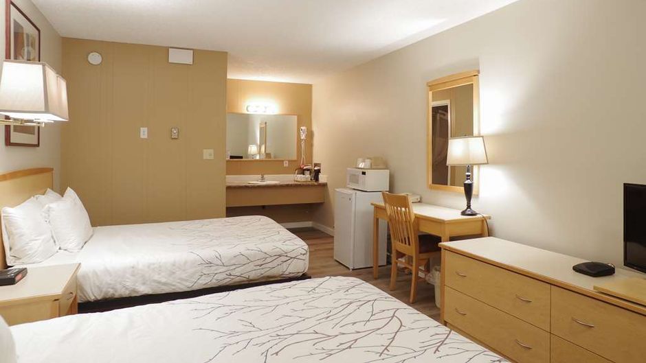 Canadas Best Value Inn & Suites Fernie Room