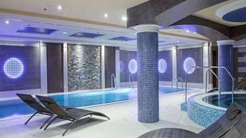 Hotel President Pool