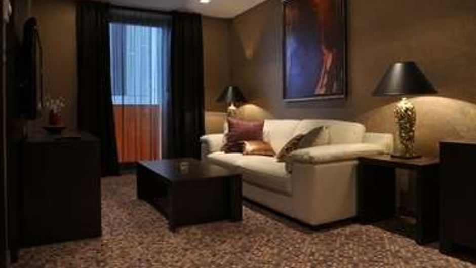 Hotel President Suite