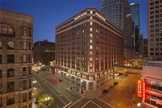Embassy Suites Minneapolis Downtown