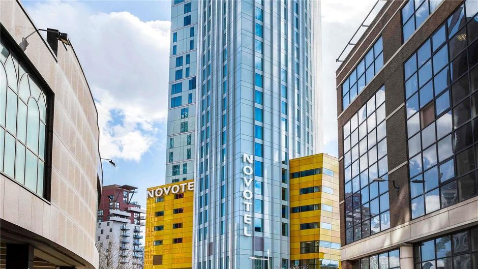 Novotel London Canary Wharf Exterior
