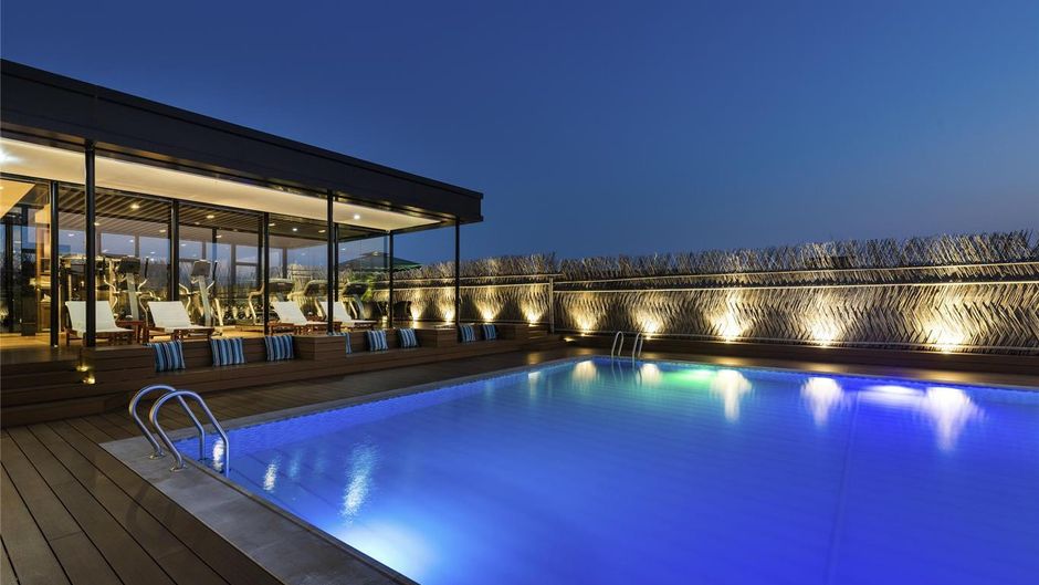 Novotel Shanghai Clover Pool